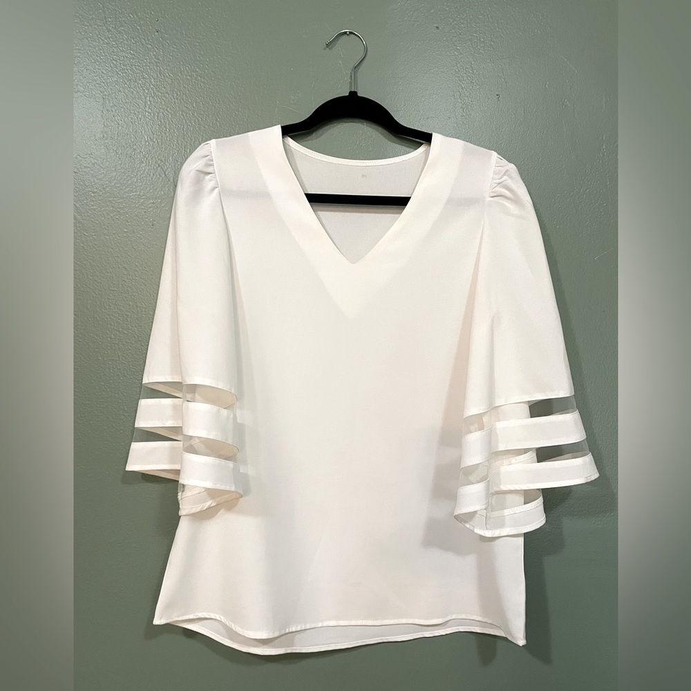White flowy sleeve blouse